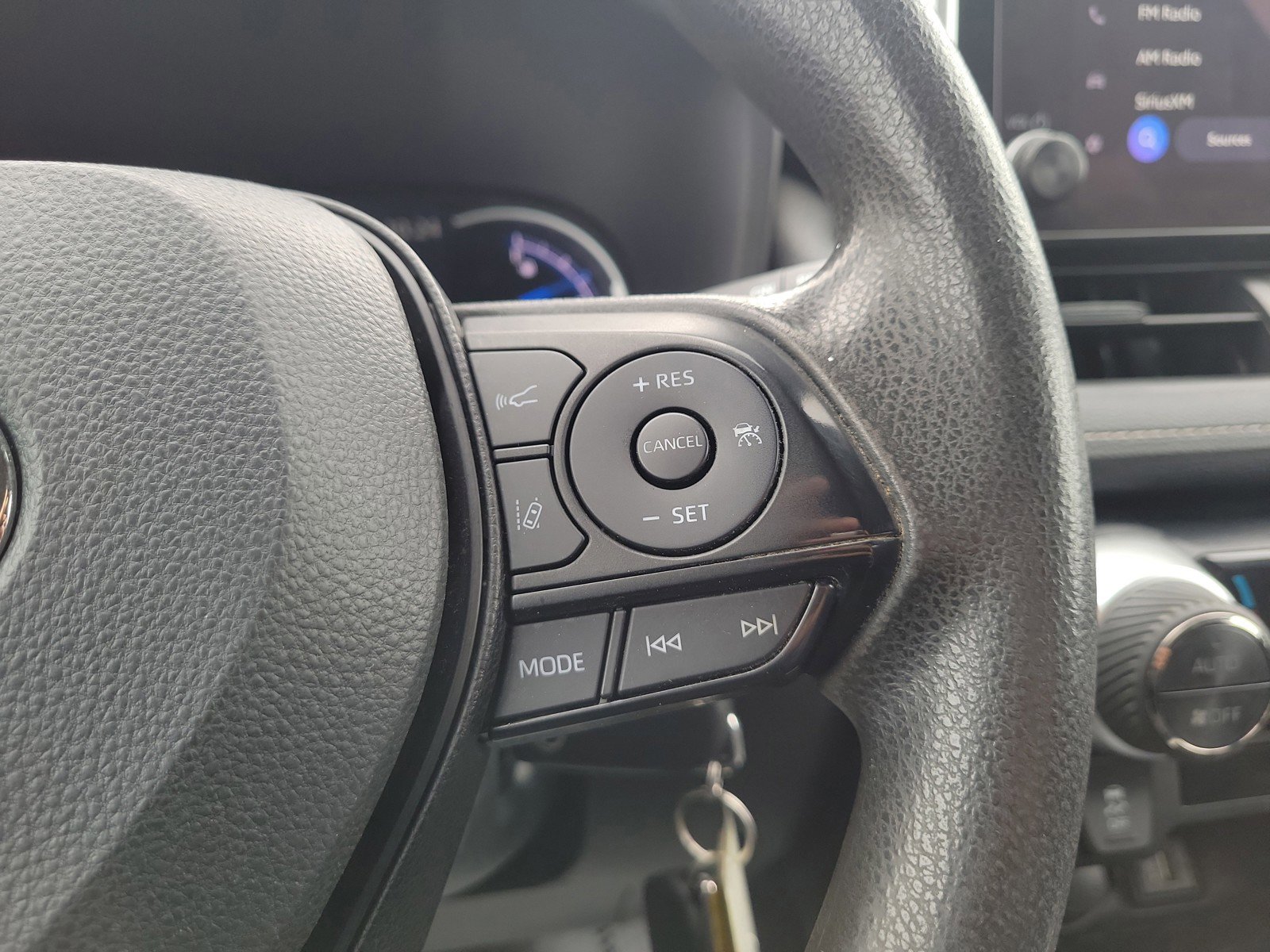 Used 2024 Toyota RAV4 LE AWD/4WD image 24