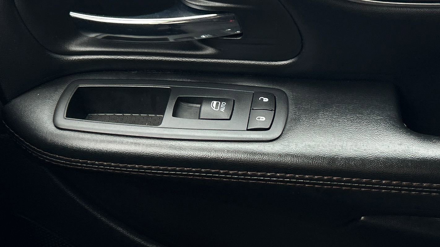 Used 2019 Dodge Grand Caravan SE FWD image 32