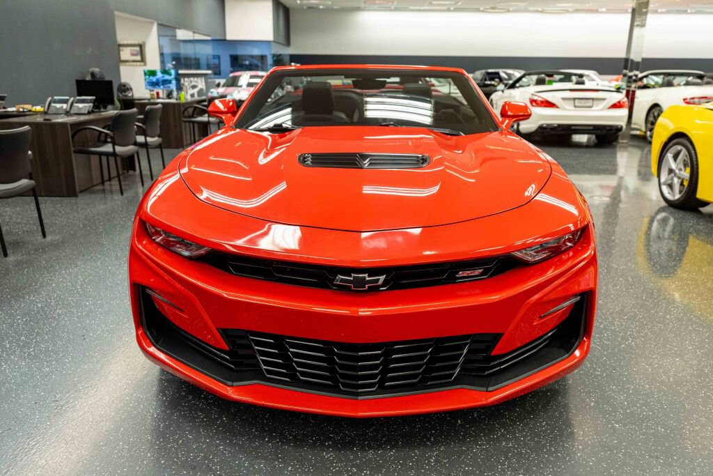 Used 2020 Chevrolet Camaro SS image 2