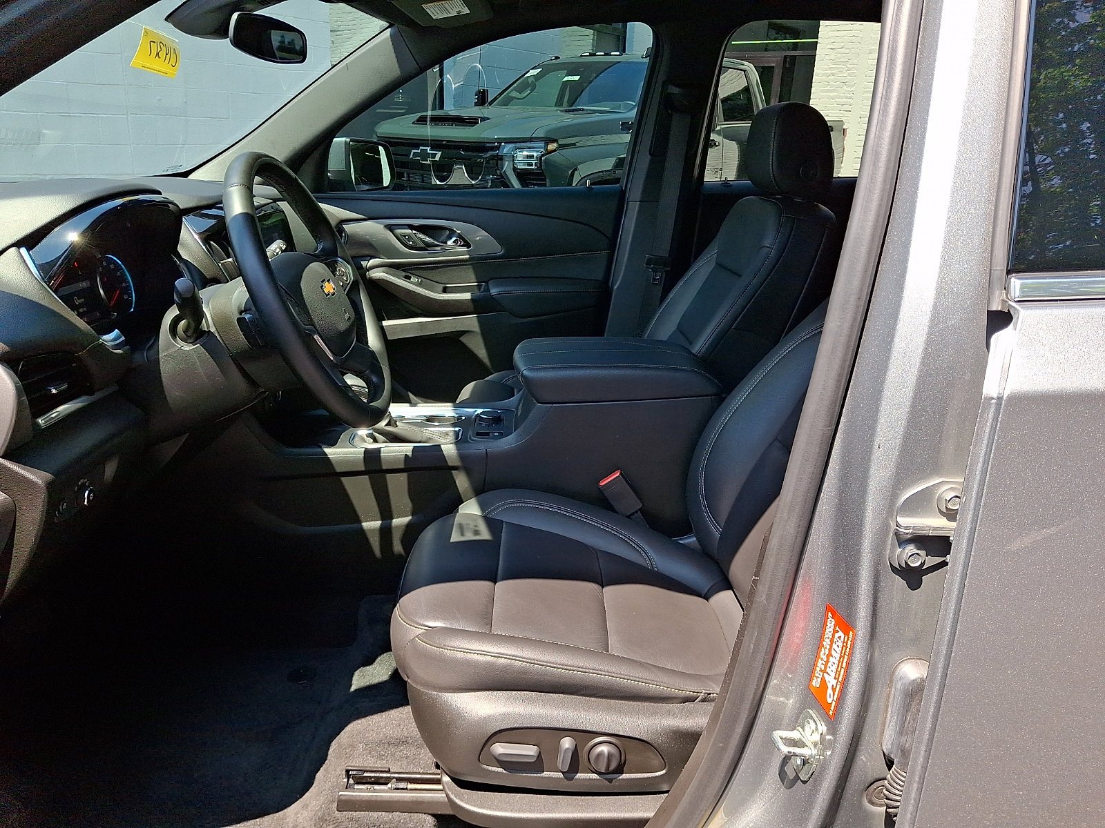 Certified 2023 Chevrolet Traverse LT AWD/4WD image 15
