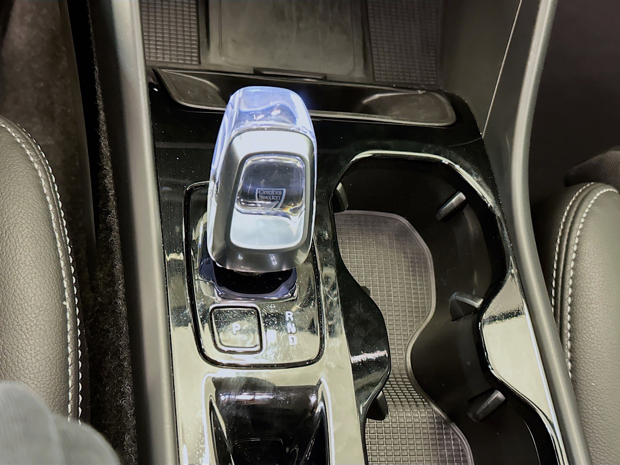 Used 2025 Volvo XC40 B5 Plus image 25