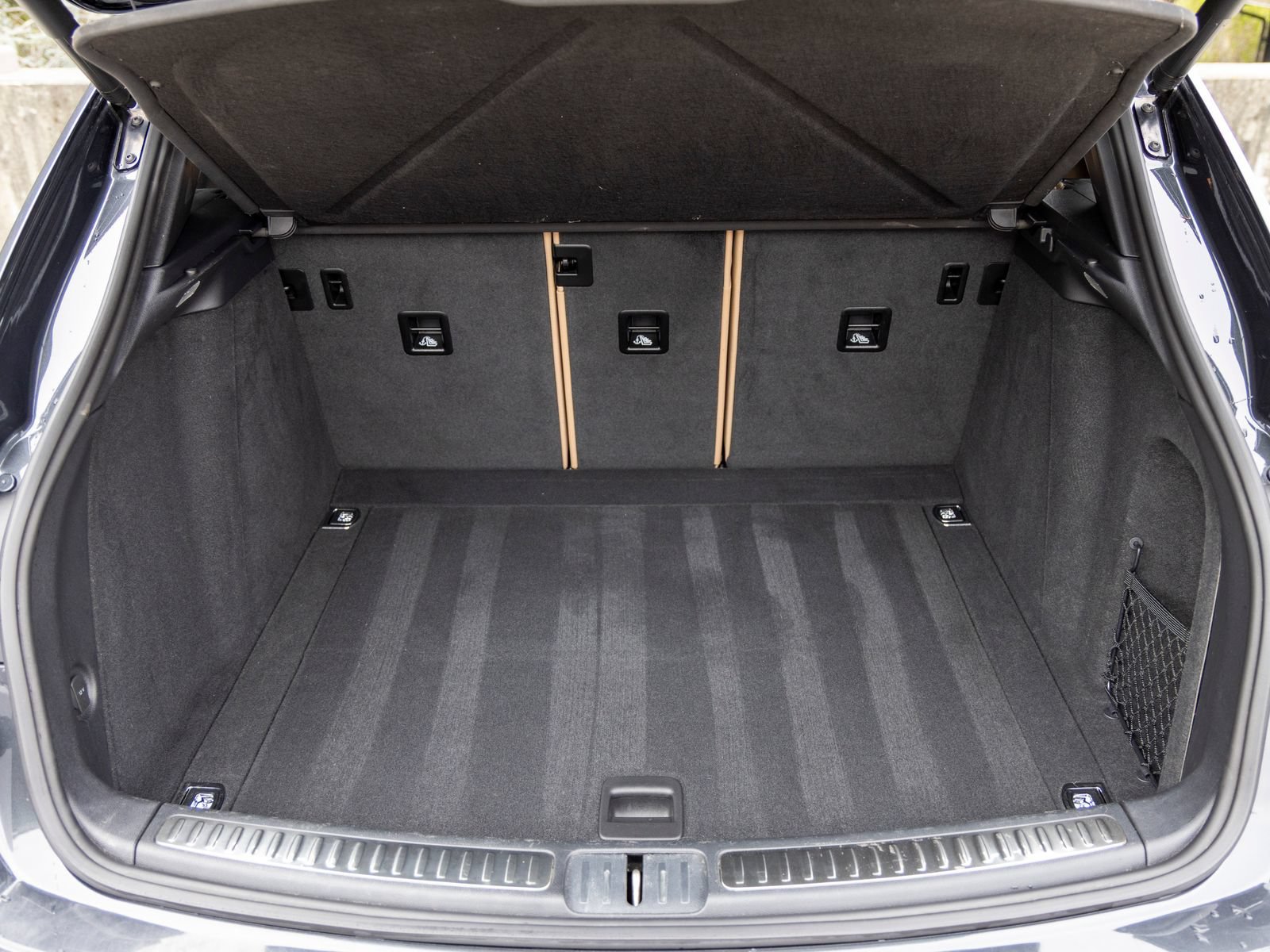Certified 2023 Porsche Macan AWD/4WD image 54