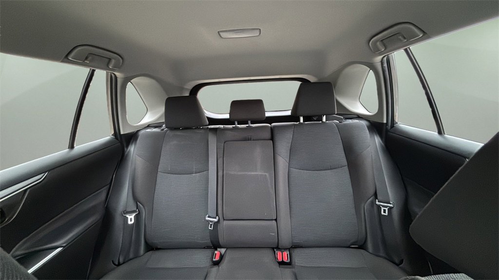 Used 2022 Toyota RAV4 LE image 10
