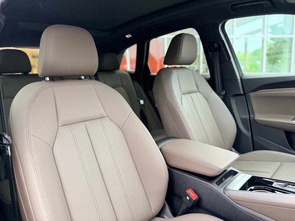 Certified 2025 Audi Q5 Premium w/ Convenience Package AWD/4WD image 22