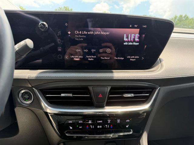 Used 2024 Buick Encore GX Avenir w/ Avenir Convenience Package FWD image 12