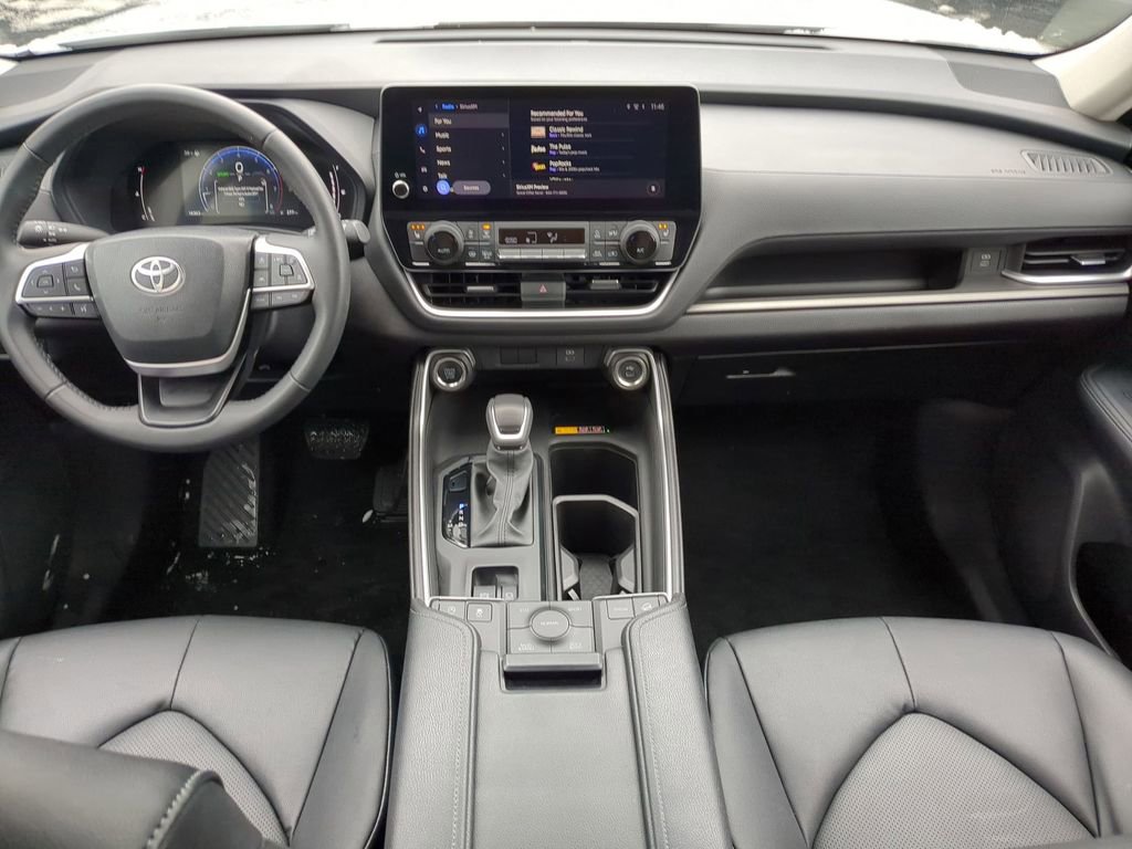 Used 2025 Toyota Grand Highlander AWD image 26