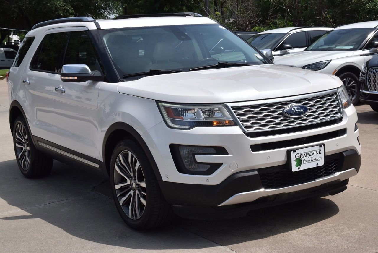 Used 2017 Ford Explorer Platinum AWD/4WD image 4
