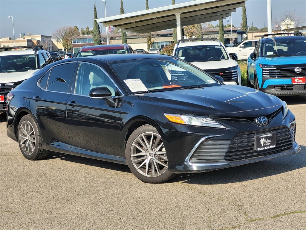Used 2023 Toyota Camry XLE image 2