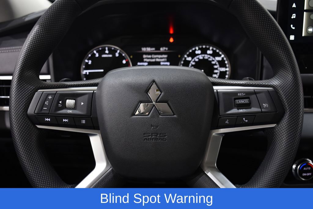 New 2025 Mitsubishi Outlander ES image 11