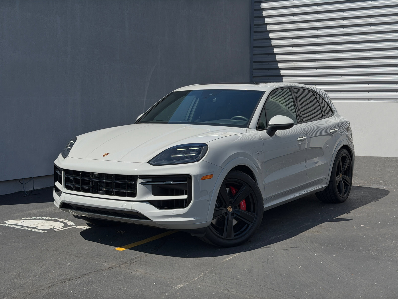Used 2026 Porsche Cayenne S AWD/4WD image 1