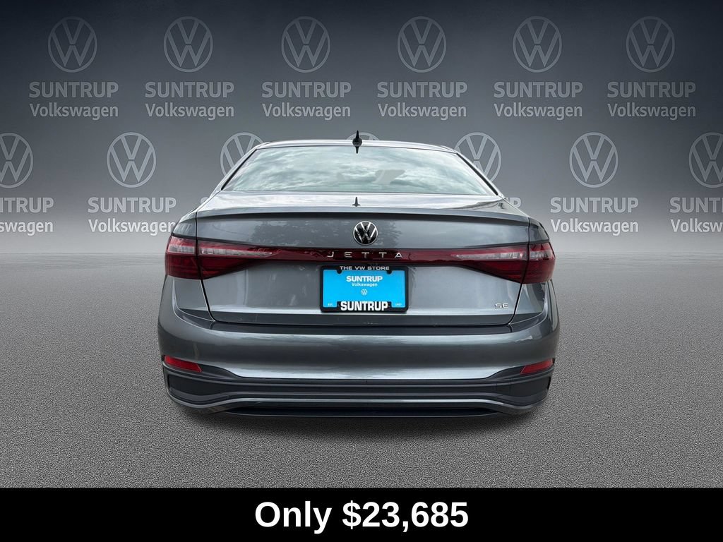 Used 2025 Volkswagen Jetta SE w/ Sunroof Package FWD image 4