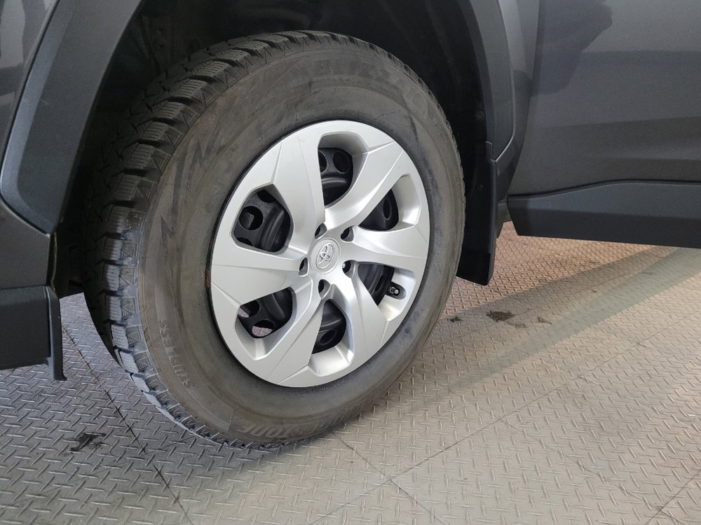 Used 2019 Toyota RAV4 LE AWD/4WD image 31