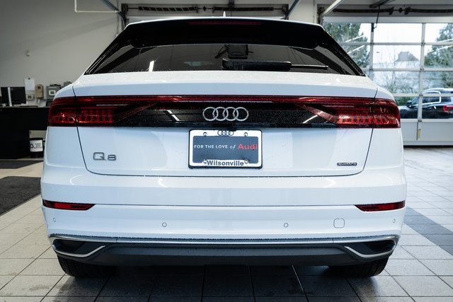Used 2023 Audi Q8 Premium w/ Convenience Package image 5