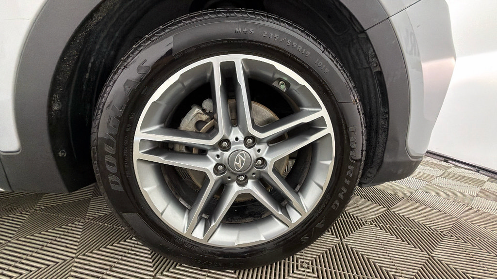 Used 2017 Hyundai Santa Fe Limited FWD image 35