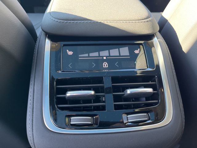 New 2026 Volvo XC90 B6 Core w/ Protection Package image 21