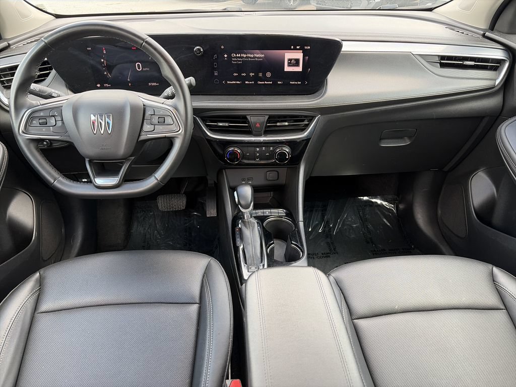 Used 2024 Buick Encore GX Sport Touring FWD image 2