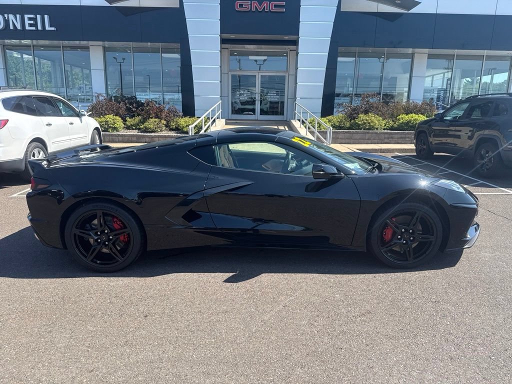 Used 2022 Chevrolet Corvette Stingray Premium Cpe w/ Z51 Performance Package RWD image 33