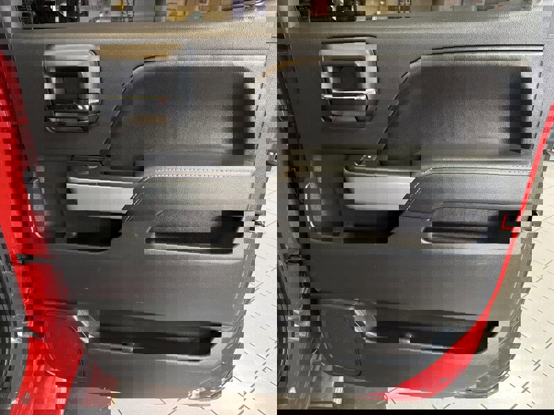 Used 2015 Chevrolet Silverado 1500 LTZ Z71 image 28