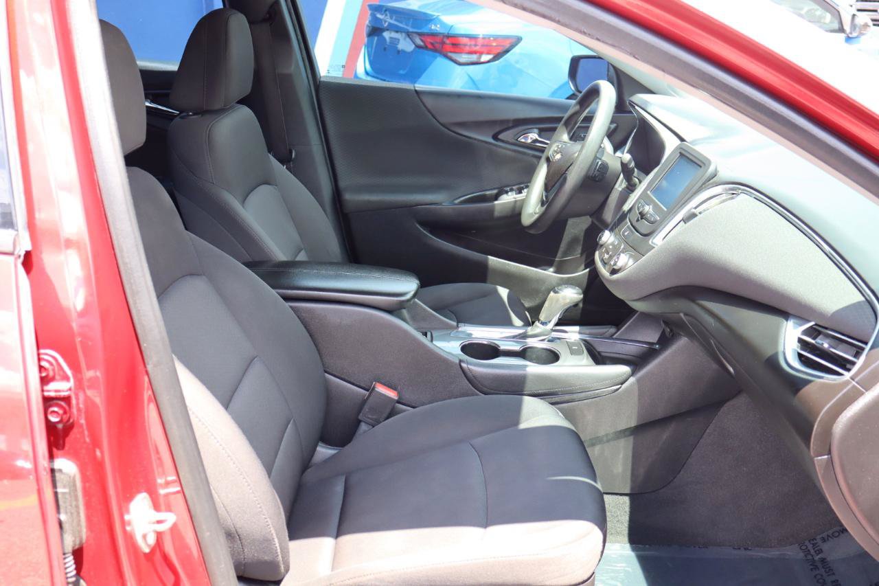 Used 2018 Chevrolet Malibu LT FWD image 14