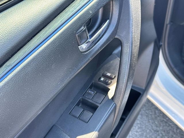 Used 2017 Toyota Corolla SE image 19