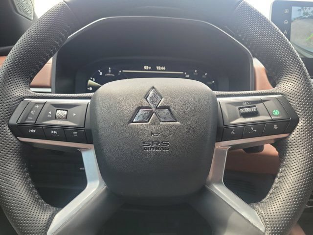 Used 2025 Mitsubishi Outlander SEL FWD image 32