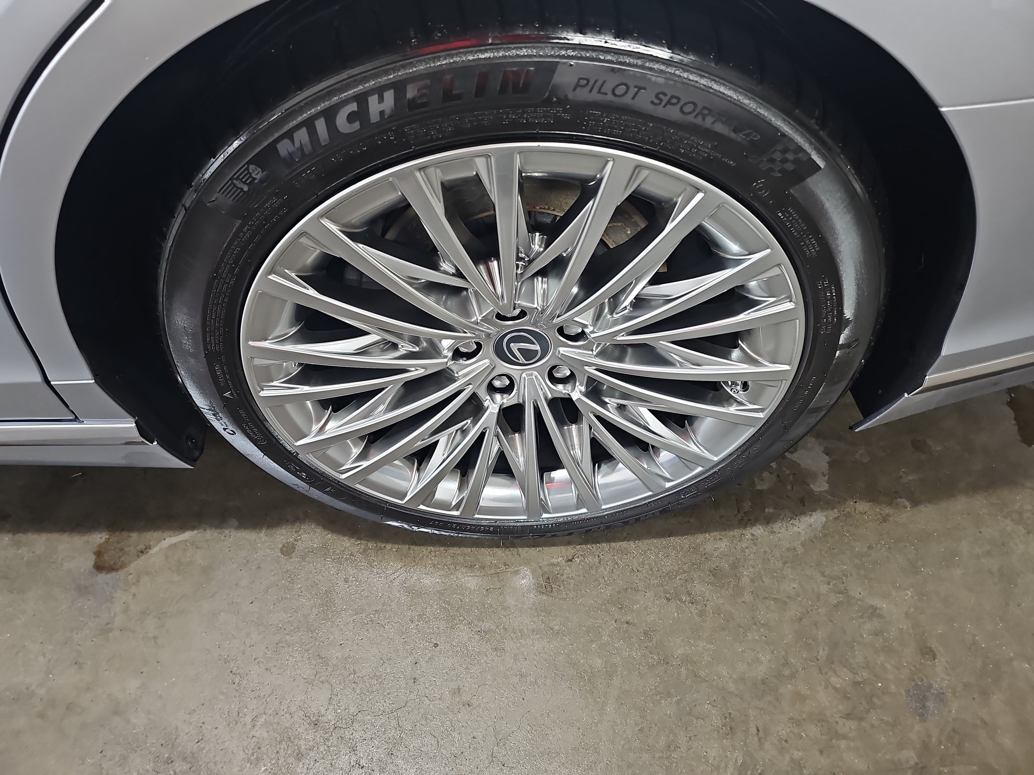 Used 2022 Lexus LS 500 RWD image 34