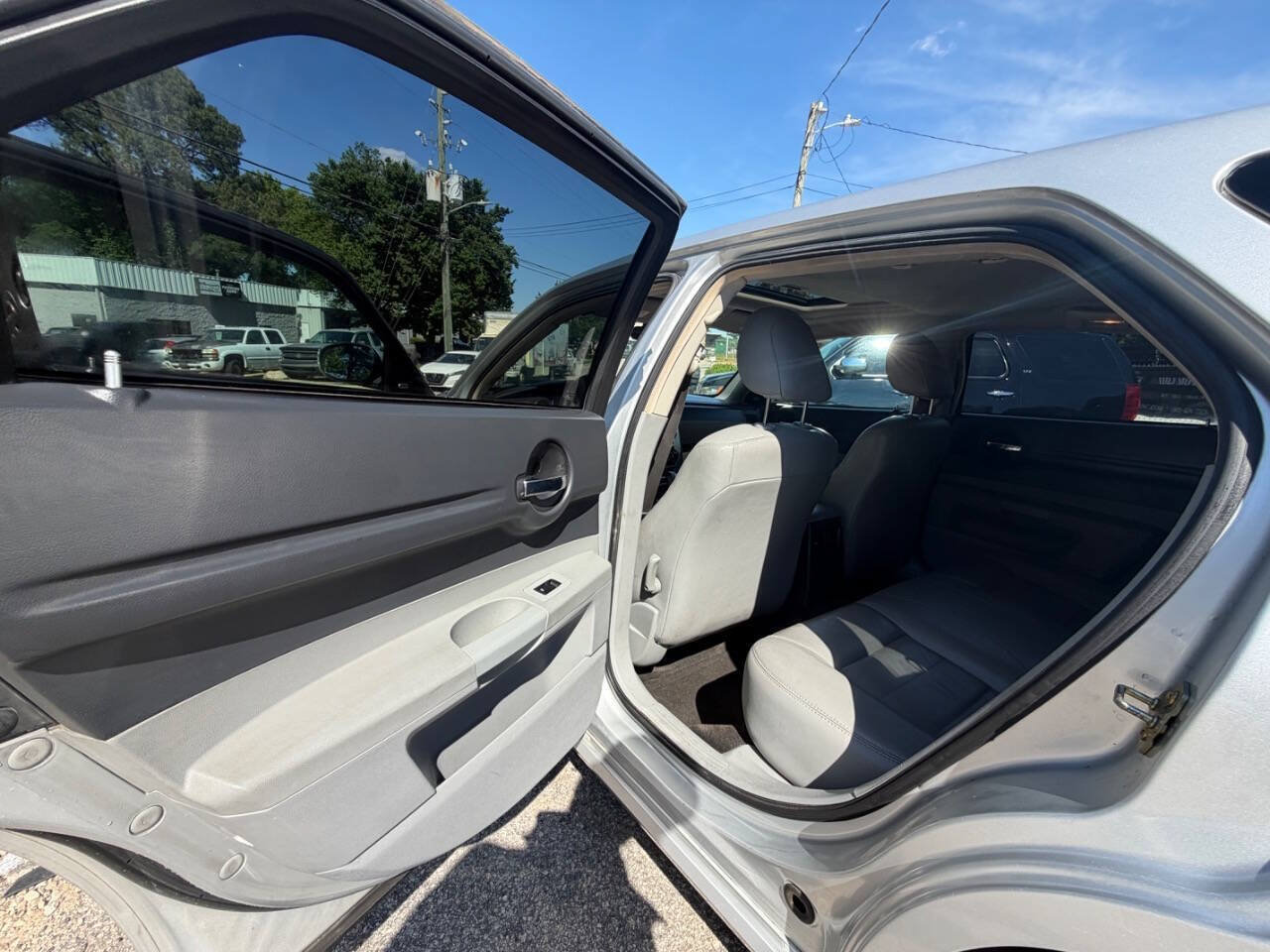 Used 2006 Dodge Magnum R/T w/ Convenience Group II RWD image 18