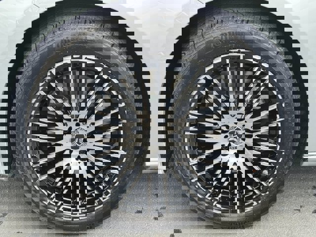 New 2025 Mercedes-Benz C 300 Sedan image 8