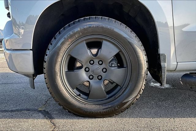 Used 2024 Chevrolet Silverado 1500 Custom AWD/4WD image 35