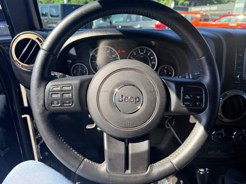 Used 2016 Jeep Wrangler Unlimited Sahara AWD/4WD image 19