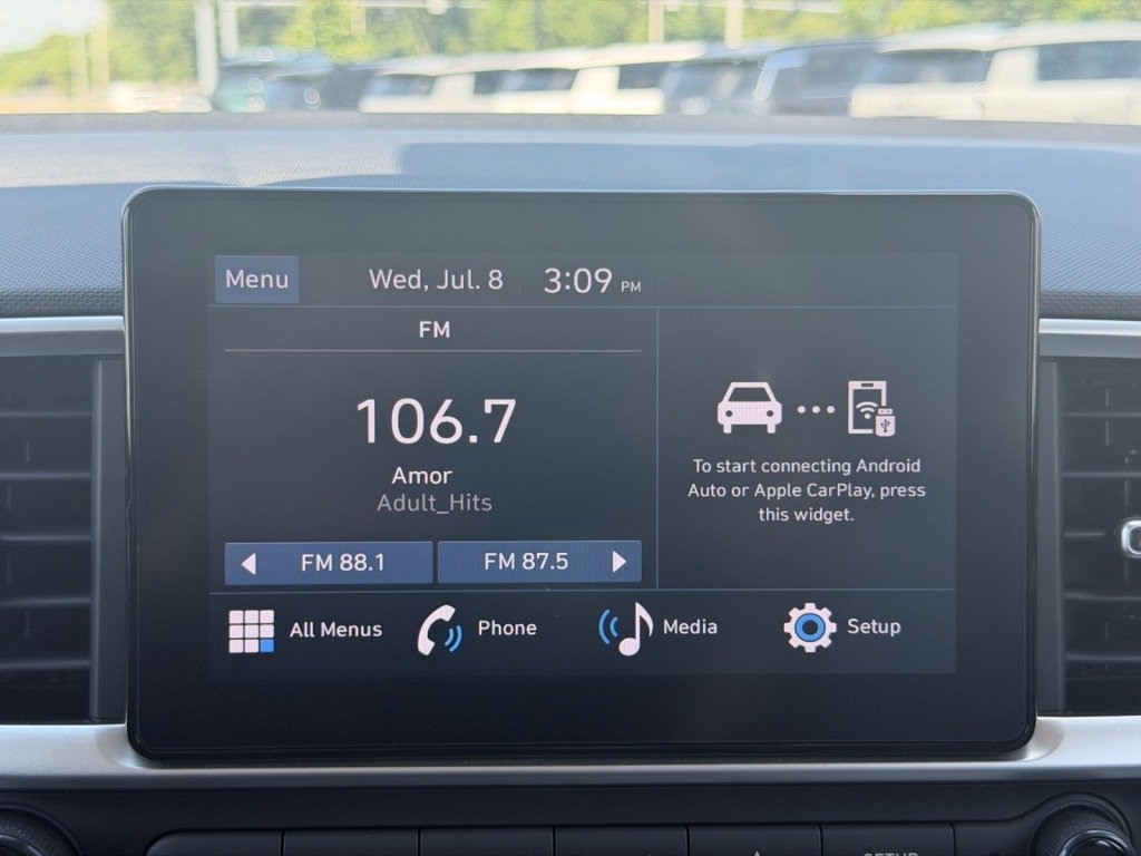 Used 2023 Hyundai Venue SEL FWD image 13