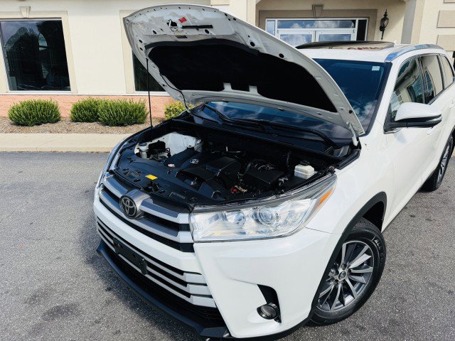 Used 2019 Toyota Highlander XLE image 28