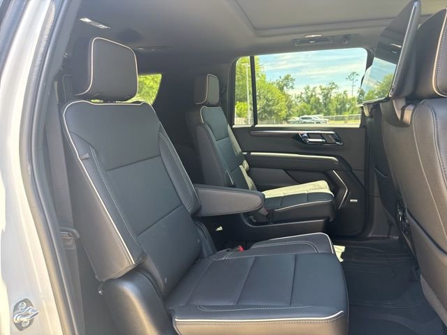 New 2025 Chevrolet Suburban Premier image 15