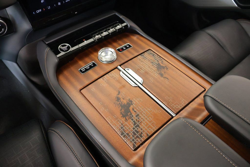 New 2025 Lincoln Navigator Black Label image 8