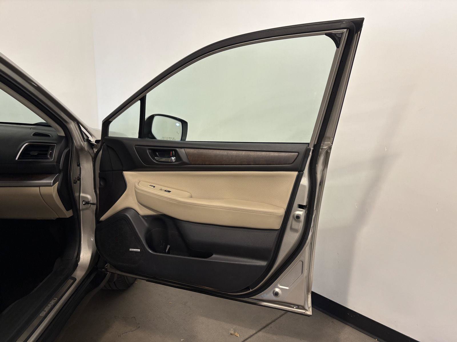 Used 2017 Subaru Outback 2.5i Limited AWD/4WD image 53