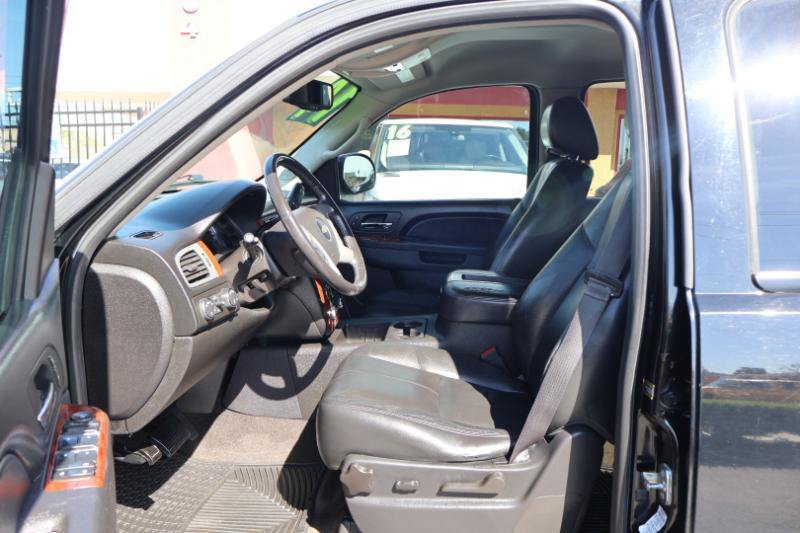 Used 2014 Chevrolet Suburban LT AWD/4WD image 14