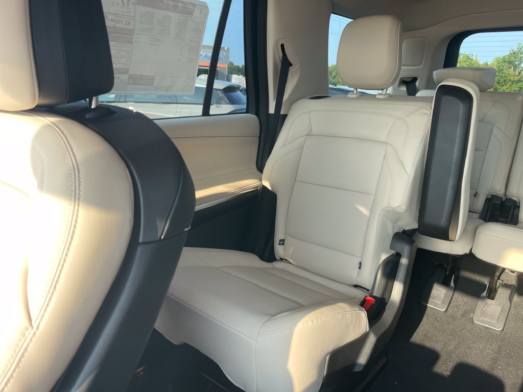 New 2027 Lincoln Navigator Reserve AWD/4WD image 28