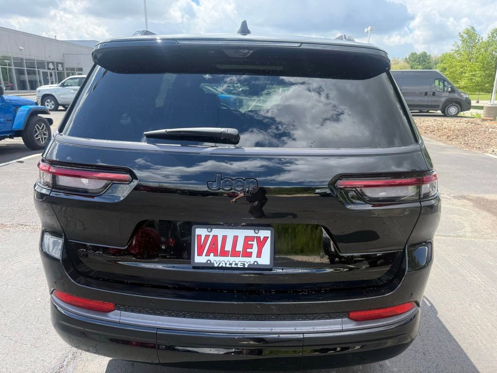New 2026 Jeep Grand Cherokee L Limited AWD/4WD image 4