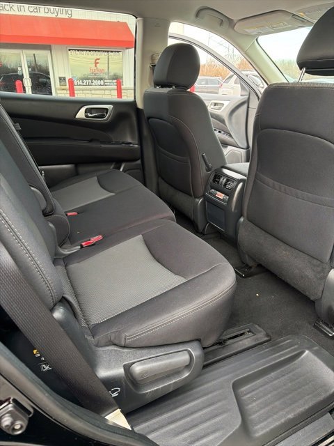Used 2017 Nissan Pathfinder SV image 23