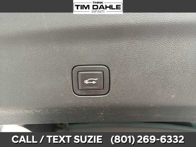 Used 2024 GMC Yukon SLT AWD/4WD image 17