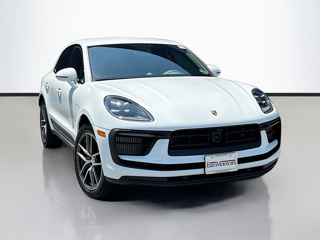 Certified 2025 Porsche Macan S AWD/4WD image 7