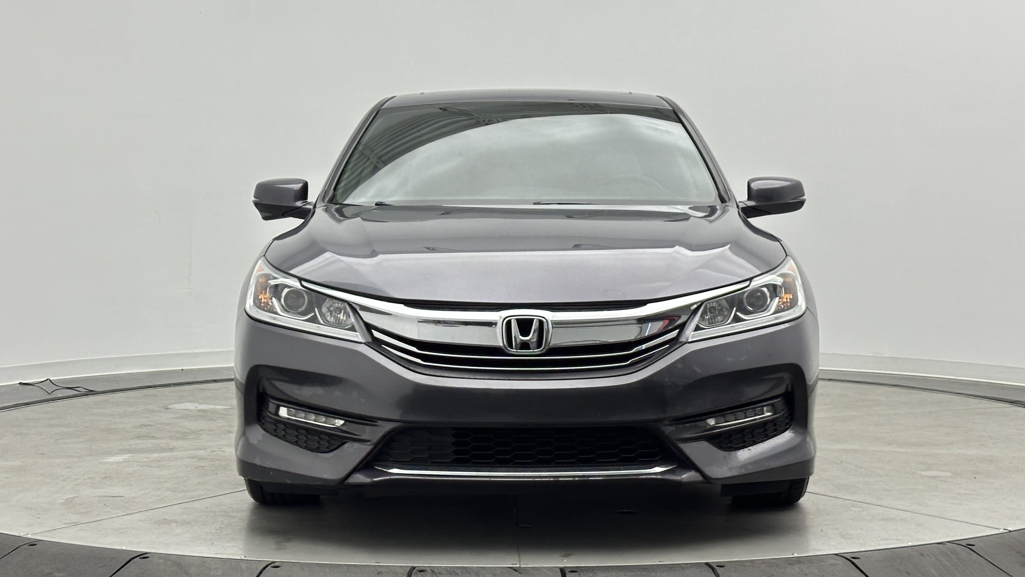 Used 2016 Honda Accord EX image 2