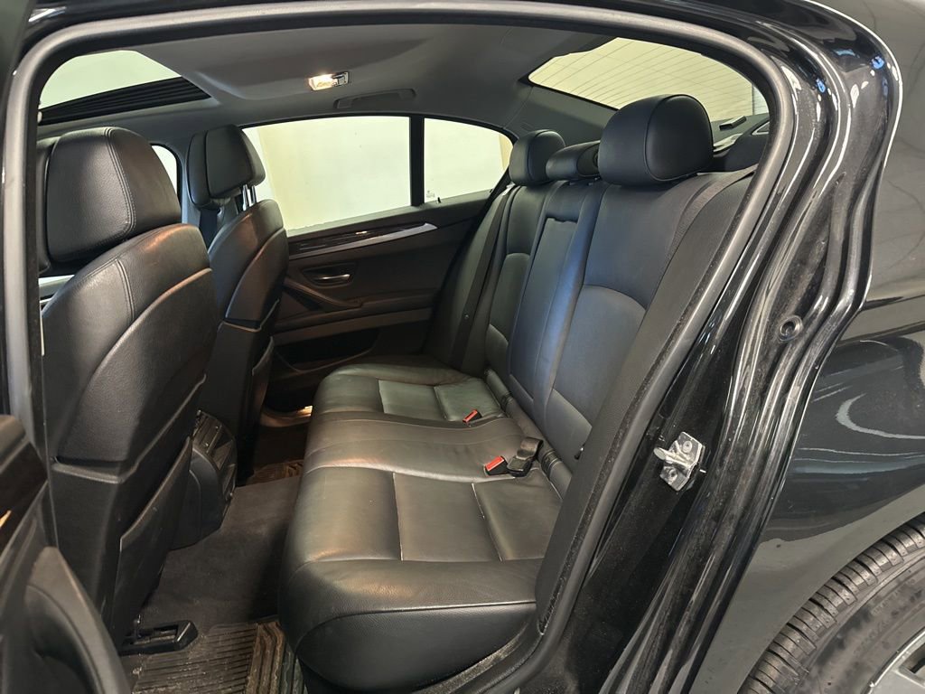 Used 2013 BMW 528i xDrive Sedan AWD/4WD image 16