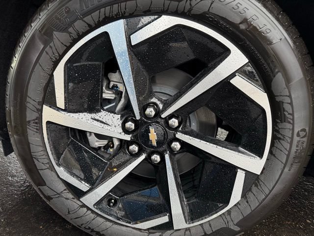 New 2026 Chevrolet Equinox EV LT AWD/4WD image 9