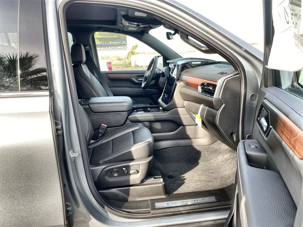New 2026 GMC Yukon XL Denali w/ Advanced Technology Package image 44
