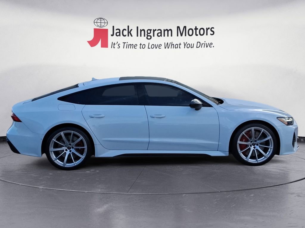 Used 2023 Audi RS 7 Sportback w/ Carbon Optic Package image 6