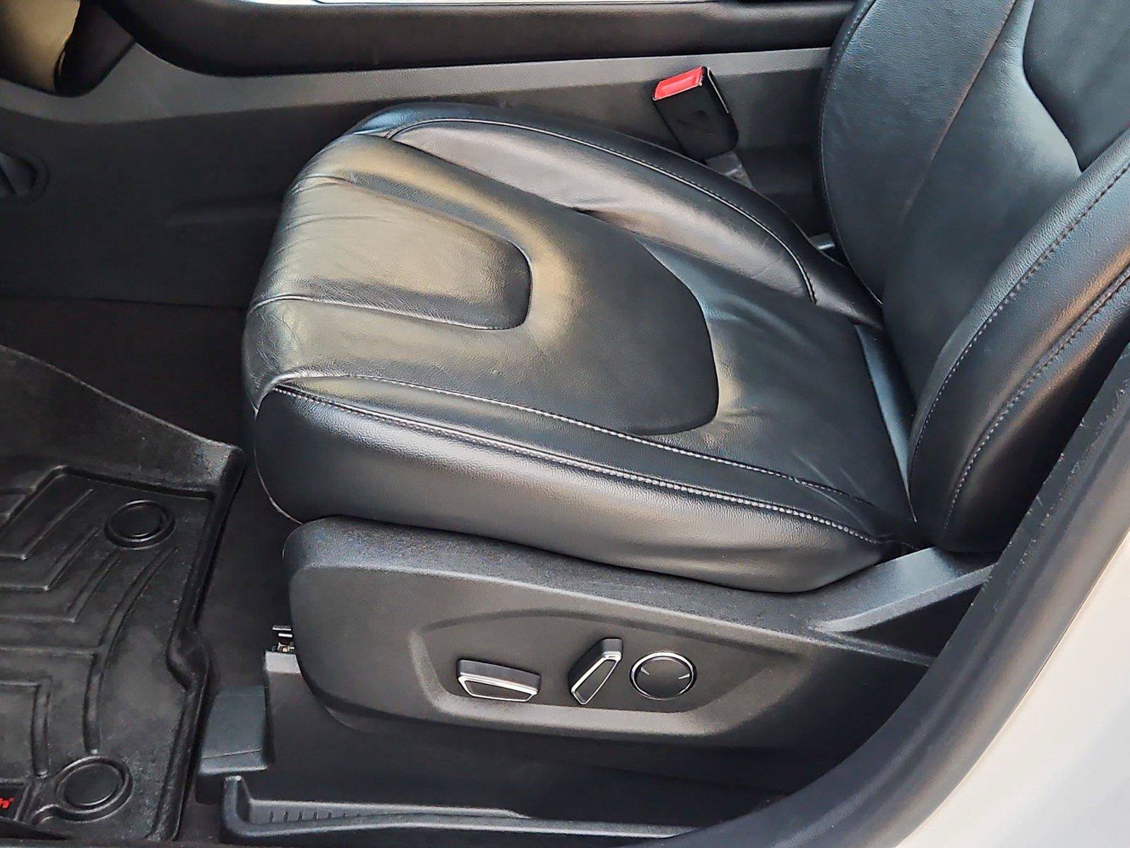 Used 2019 Ford Edge Titanium FWD image 25