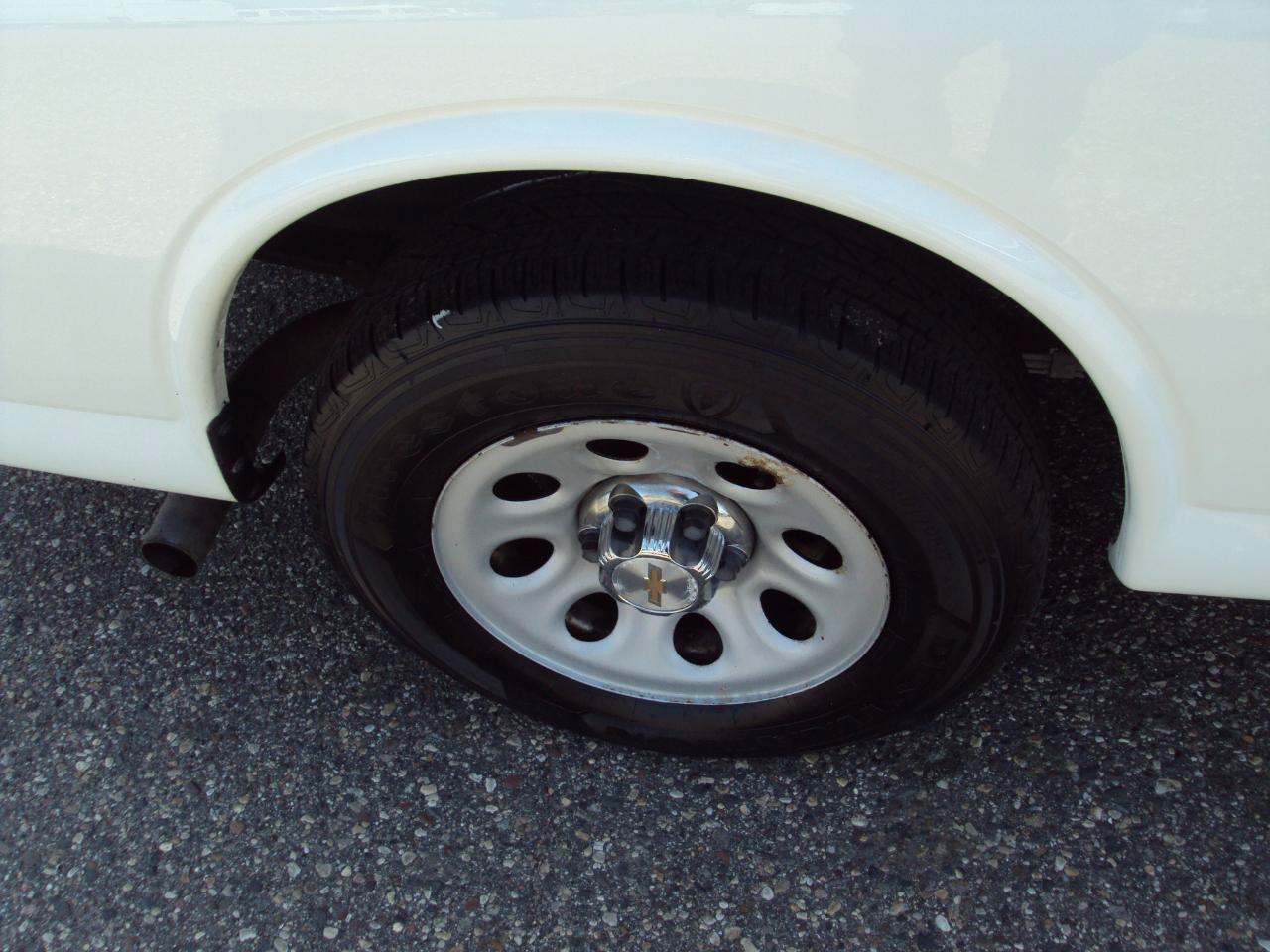 Used 2013 Chevrolet Express 1500 LT w/ LT Preferred Equipment Group AWD/4WD image 31