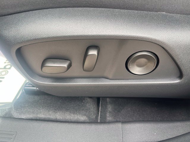 New 2027 Chevrolet Equinox LT w/ Convenience Package II FWD image 17