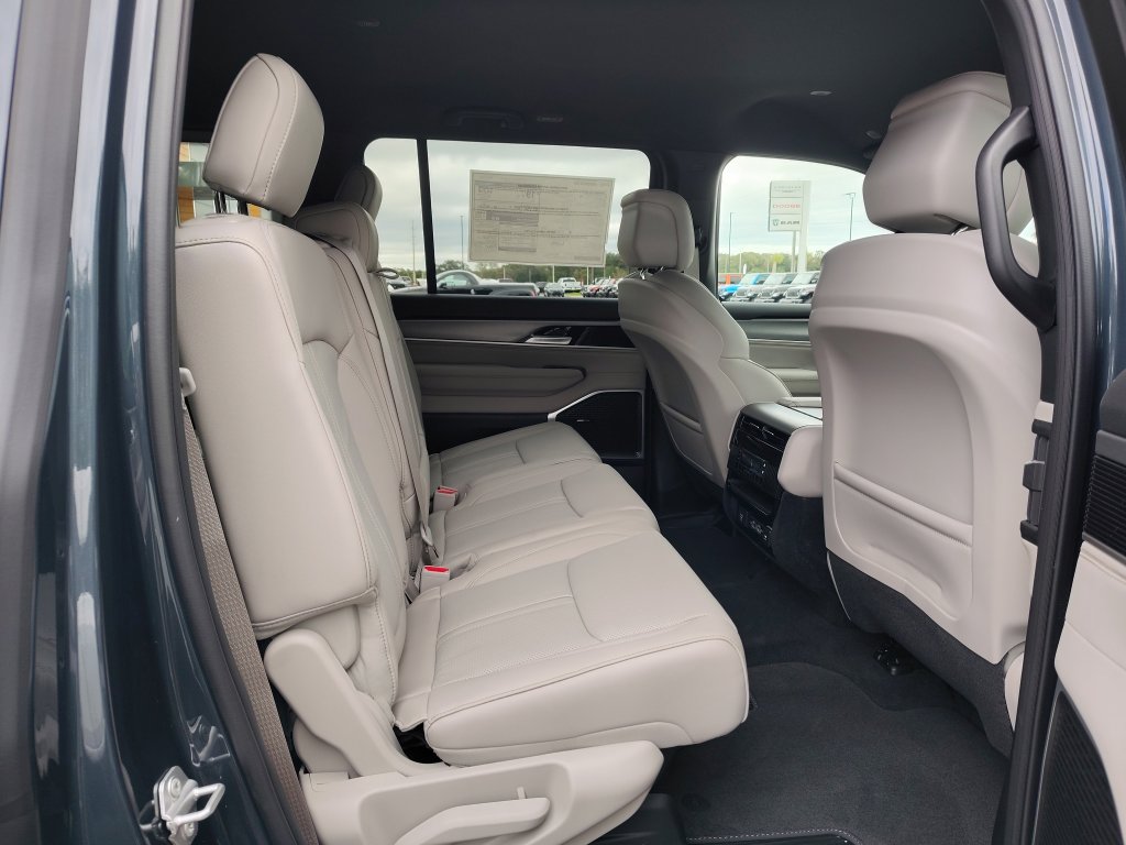 New 2025 Jeep Wagoneer Series I w/ HD Trailer Tow Package image 23